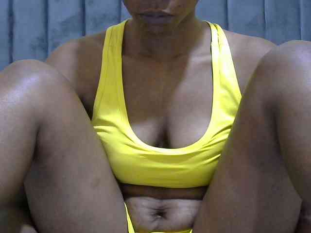 PrettyAlianah webcam
