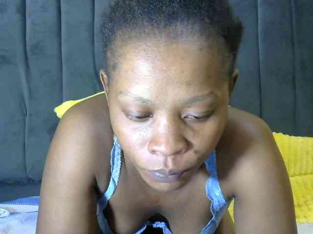 PrettyAlianah webcam