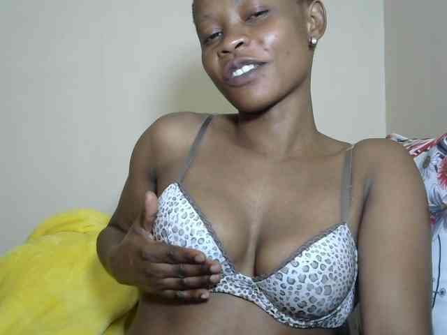 PrettyAlianah webcam