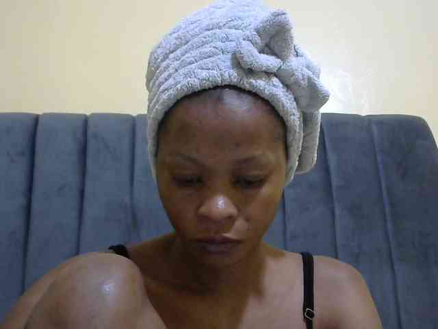 PrettyAlianah webcam