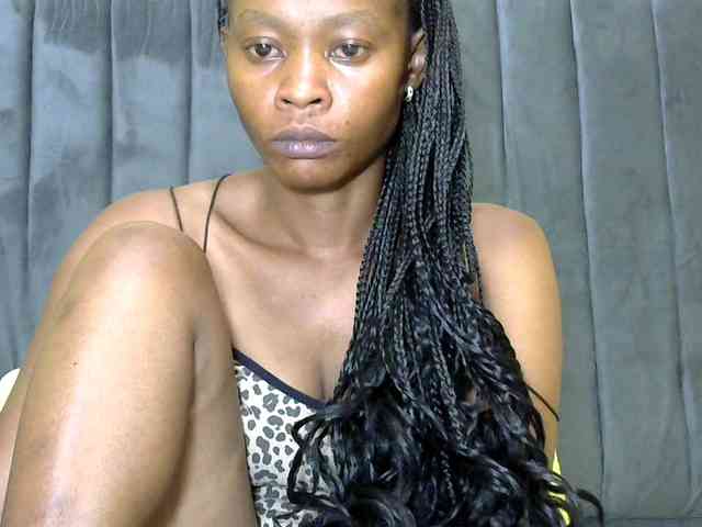PrettyAlianah webcam