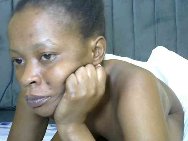 PrettyAlianah webcam
