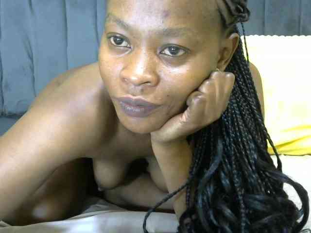PrettyAlianah webcam