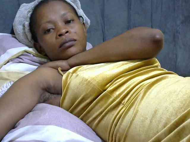 PrettyAlianah webcam