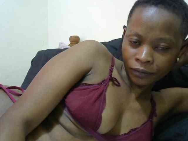 PrettyAlianah webcam