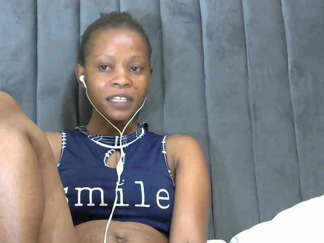 PrettyAlianah webcam