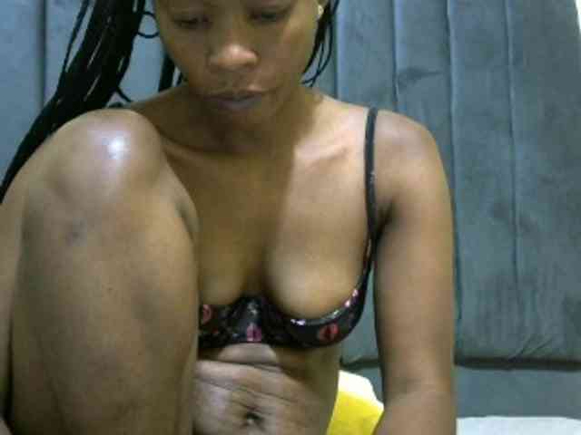 PrettyAlianah webcam