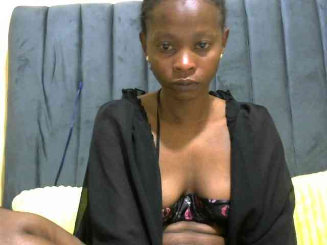 PrettyAlianah webcam
