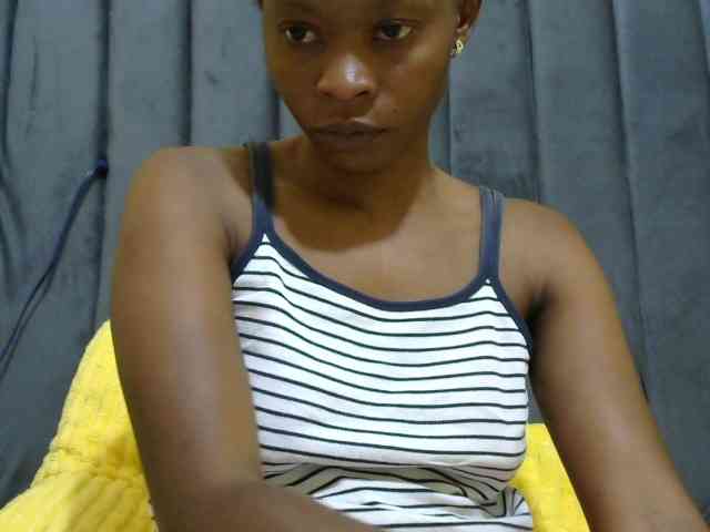 PrettyAlianah webcam