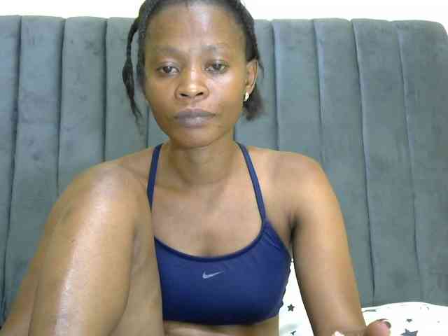 PrettyAlianah webcam
