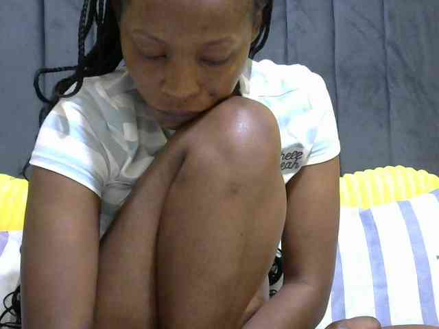 PrettyAlianah webcam