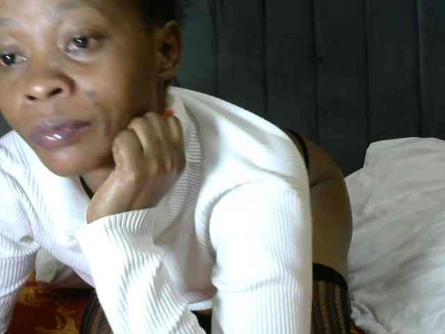PrettyAlianah webcam