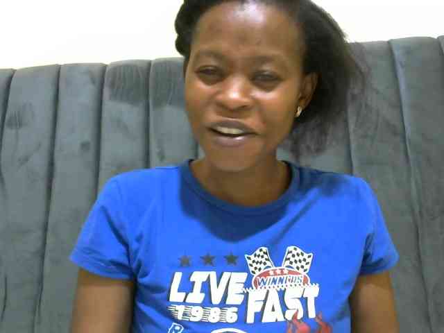 PrettyAlianah webcam