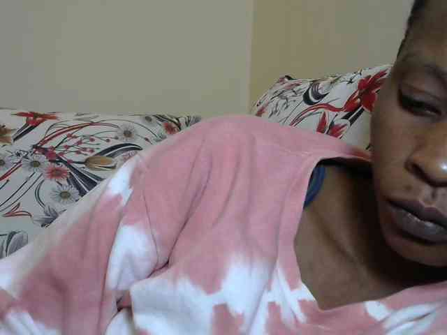 PrettyAlianah webcam