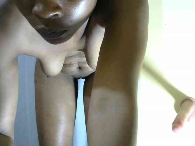 PrettyAlianah webcam