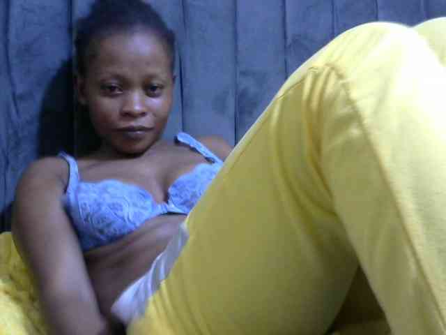 PrettyAlianah webcam