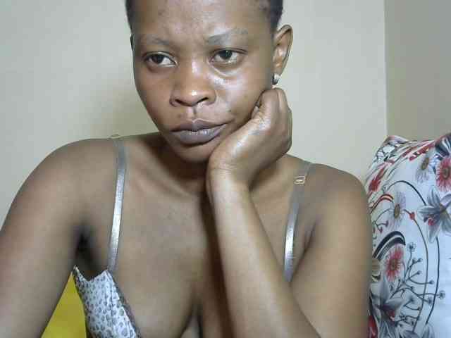 PrettyAlianah webcam