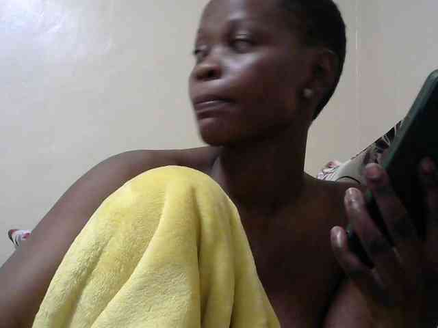 PrettyAlianah webcam