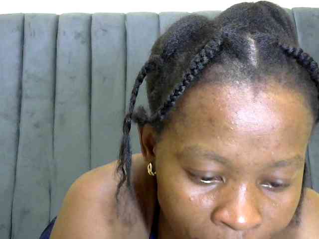 PrettyAlianah webcam