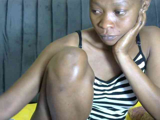 PrettyAlianah webcam