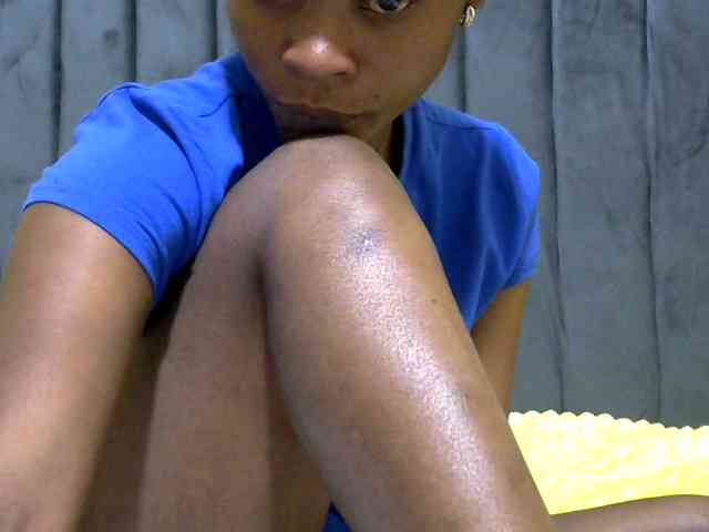 PrettyAlianah webcam