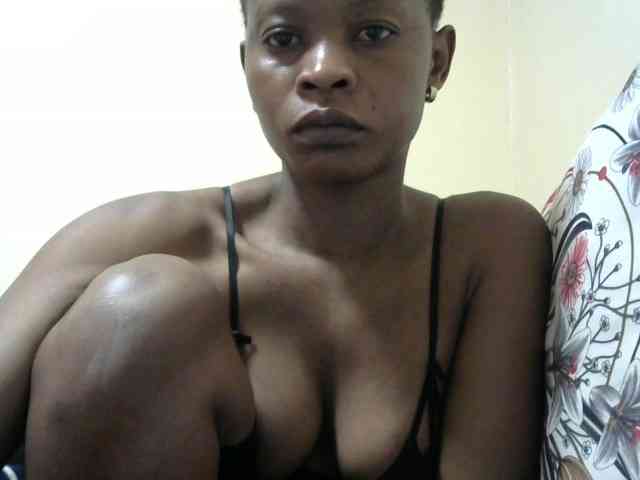 PrettyAlianah webcam