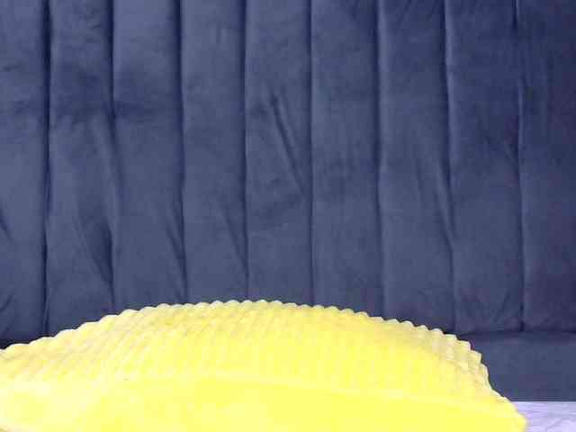 PrettyAlianah webcam