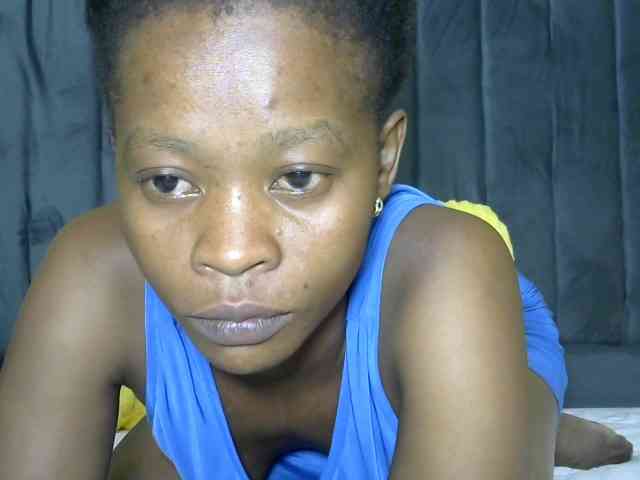 PrettyAlianah webcam