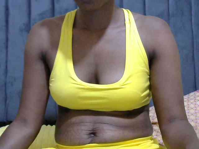 PrettyAlianah webcam