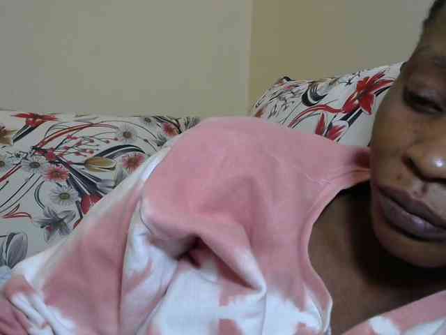 PrettyAlianah webcam