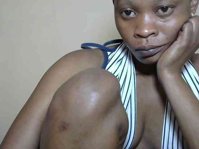 PrettyAlianah webcam