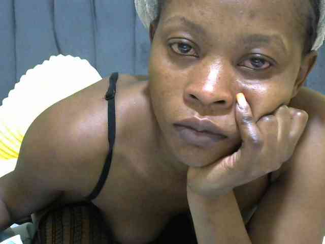 PrettyAlianah webcam