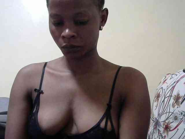 PrettyAlianah webcam
