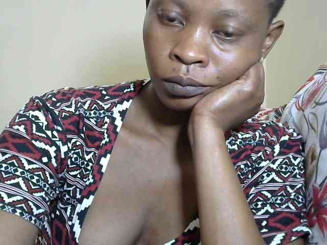 PrettyAlianah webcam