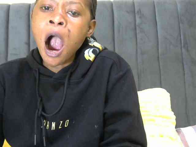PrettyAlianah webcam