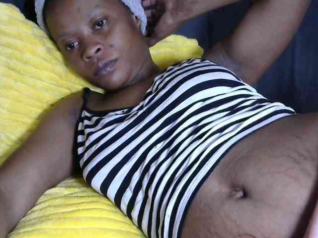 PrettyAlianah webcam