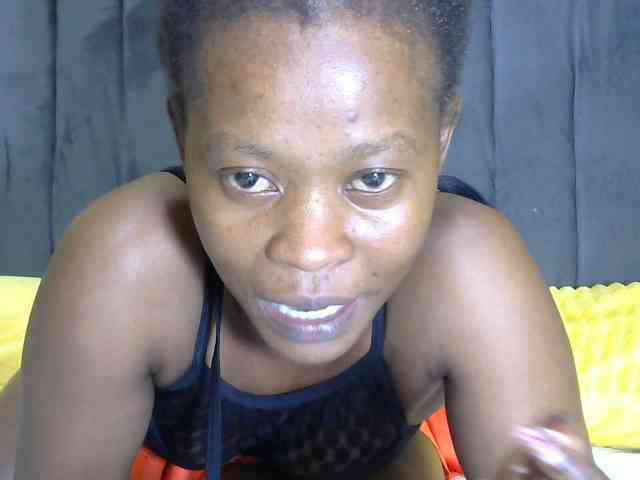 PrettyAlianah webcam