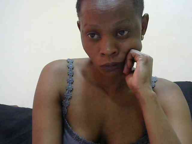 PrettyAlianah webcam