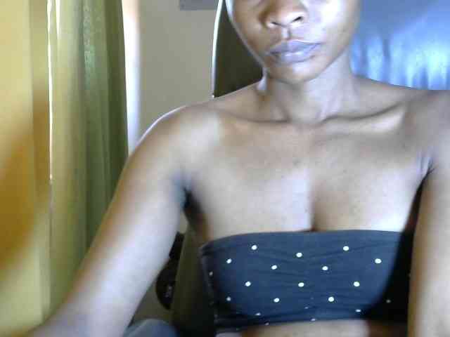 PrettyAlianah webcam