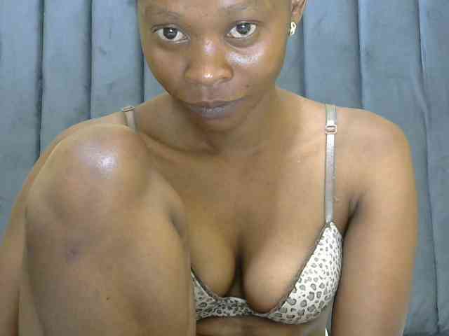 PrettyAlianah webcam