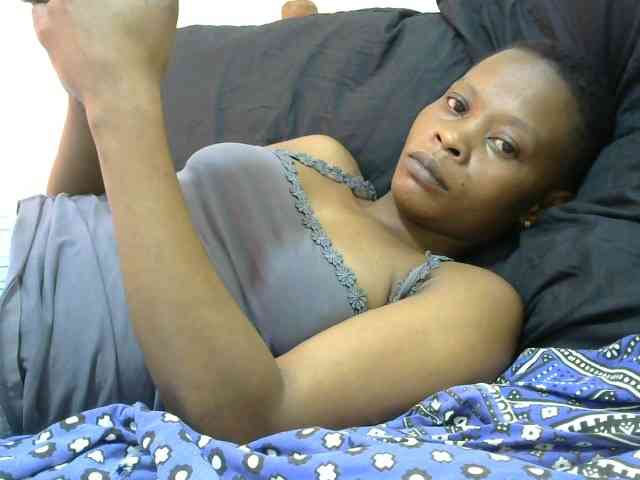 PrettyAlianah webcam
