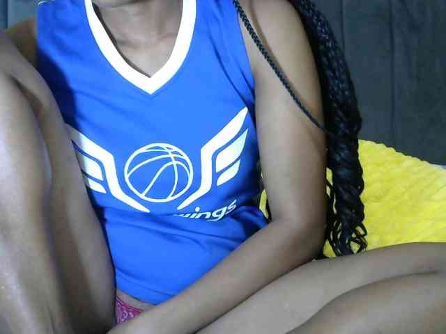 PrettyAlianah webcam