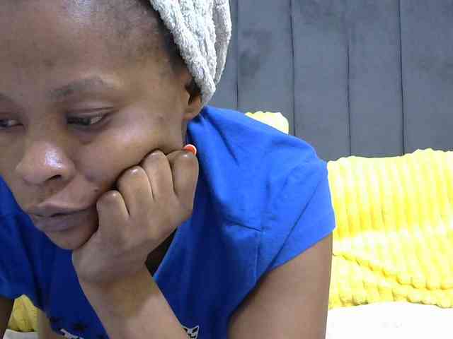 PrettyAlianah webcam
