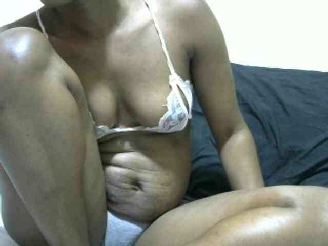 PrettyAlianah webcam