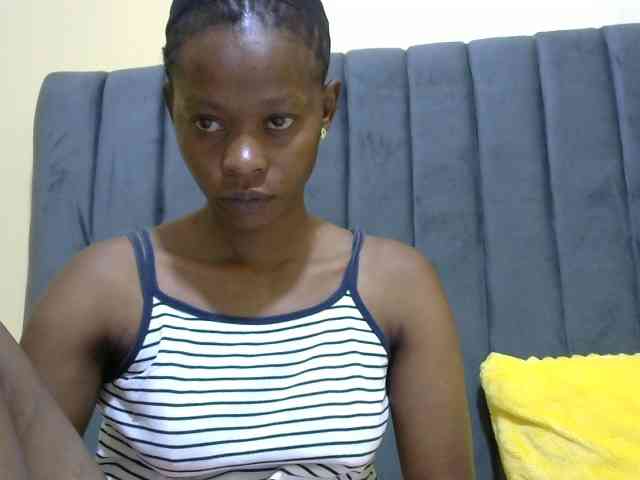 PrettyAlianah webcam