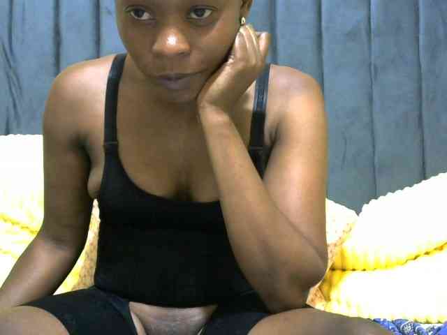 PrettyAlianah webcam
