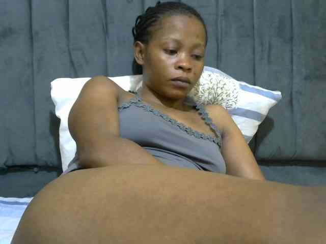 PrettyAlianah webcam