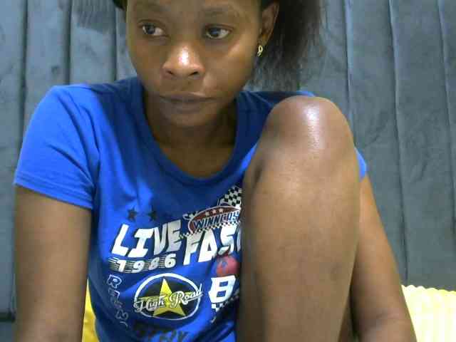 PrettyAlianah webcam