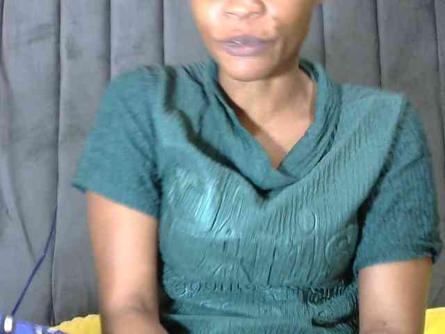 PrettyAlianah webcam