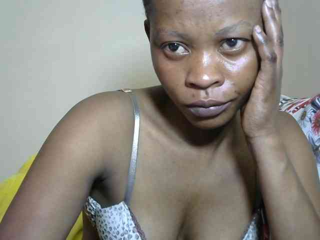 PrettyAlianah webcam